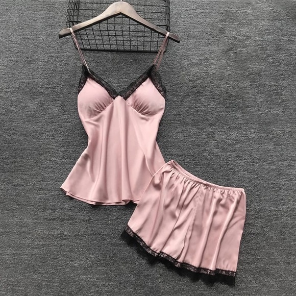 New Pink 4 Pieces Women Pajamas Set Satin - Picture 3 of 7